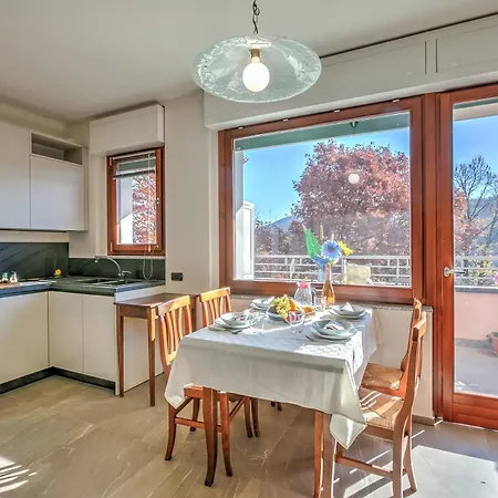 דירה Appartamento Residenza Chiara: Sunny Balcony And Mountain View - Happy Rentals *