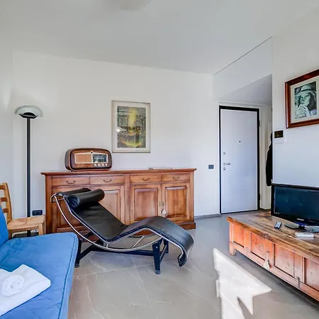 Appartamento Residenza Chiara: Sunny Balcony And Mountain View - Happy Rentals *