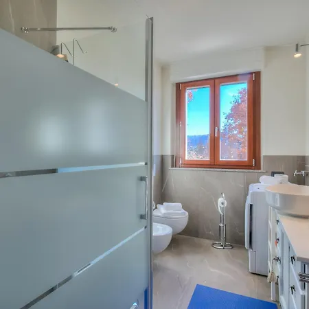 Appartamento Residenza Chiara: Sunny Balcony And Mountain View - Happy Rentals דירה לאבנו-מומבלו