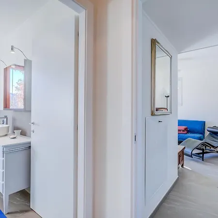 Appartamento Residenza Chiara: Sunny Balcony And Mountain View - Happy Rentals לאבנו-מומבלו