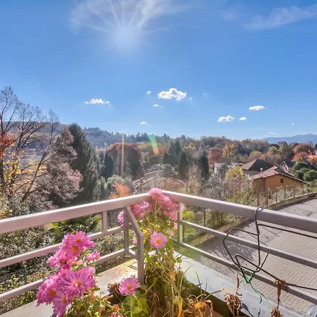Appartement Residenza Chiara: Sunny Balcony And Mountain View - Happy Laveno-Mombello