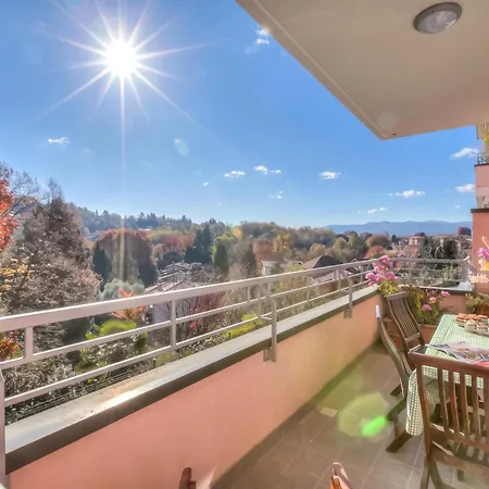 Appartement Residenza Chiara: Sunny Balcony And Mountain View - Happy